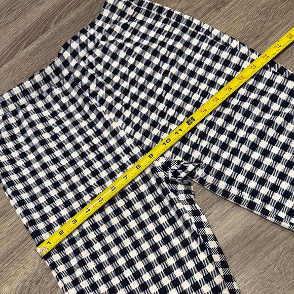 Cream Crop Top and Checkered Leggings Set - Picture 8 of 10